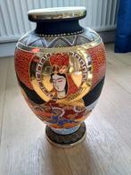 Japanse satsuma vaas 31 cm hoog, Ophalen, Overige kleuren, Aardewerk of Porselein, Zo goed als nieuw