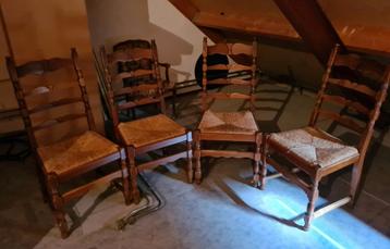 Vier eikenhouten stoelen met rieten zitting beschikbaar voor biedingen