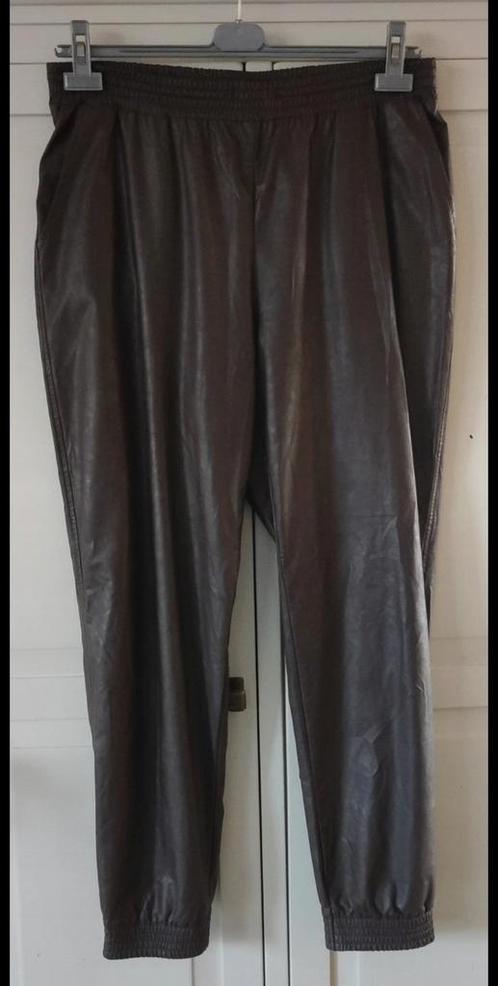 ONLY Marlan donkerbruine broek maat XL-34, Kleding | Dames, Broeken en Pantalons, Zo goed als nieuw, Maat 42/44 (L), Bruin, Lang