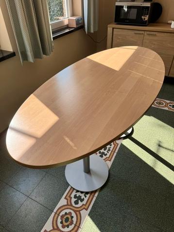 Leuke ovale tafel
