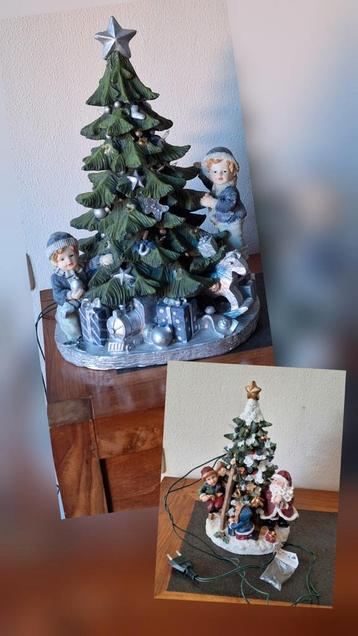 2 Kerstboompjes 1x 48cmH en 1x 32cmH alle 2 op Stroom beschikbaar voor biedingen