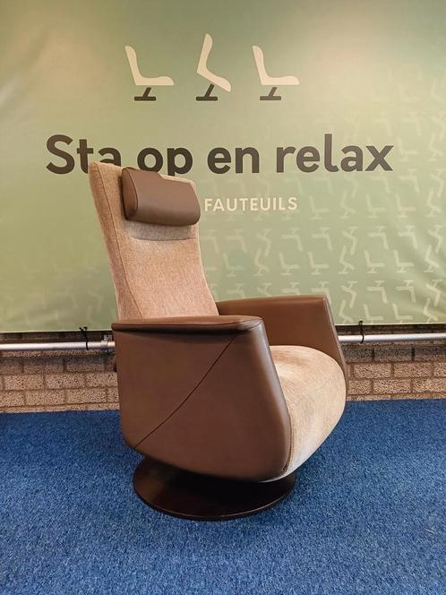 Sta op relax fauteuil Prominent Toscana op accu 🔋, Huis en Inrichting, Fauteuils, Zo goed als nieuw, Leer, Stof, 50 tot 75 cm
