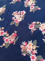 Lap soepele stof blauw bloemen vintage, Hobby en Vrije tijd, Blauw, 120 cm of meer, Nieuw, Ophalen of Verzenden