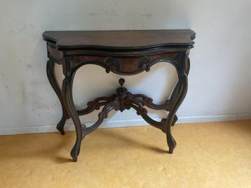 Antieke kaart tafel beschikbaar voor biedingen