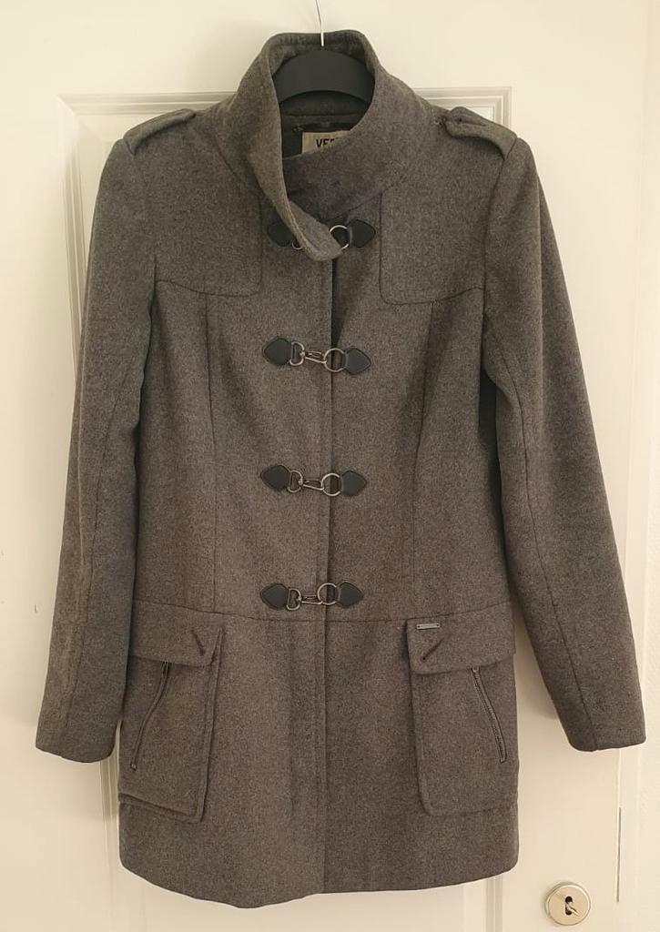 Tussenjas van Vero Moda - maat 38, Kleding | Dames, Jassen | Winter, Gedragen, Maat 38/40 (M), Grijs, Ophalen of Verzenden