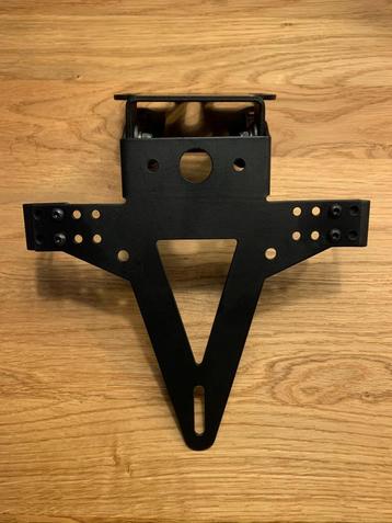 Kentekenplaathouder motor universeel zwart incl LED NIEUW beschikbaar voor biedingen