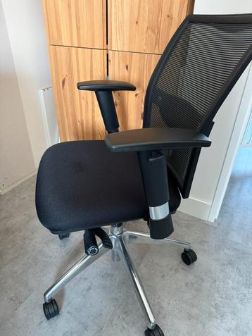 Ergonomische bureaustoel, zwart beschikbaar voor biedingen