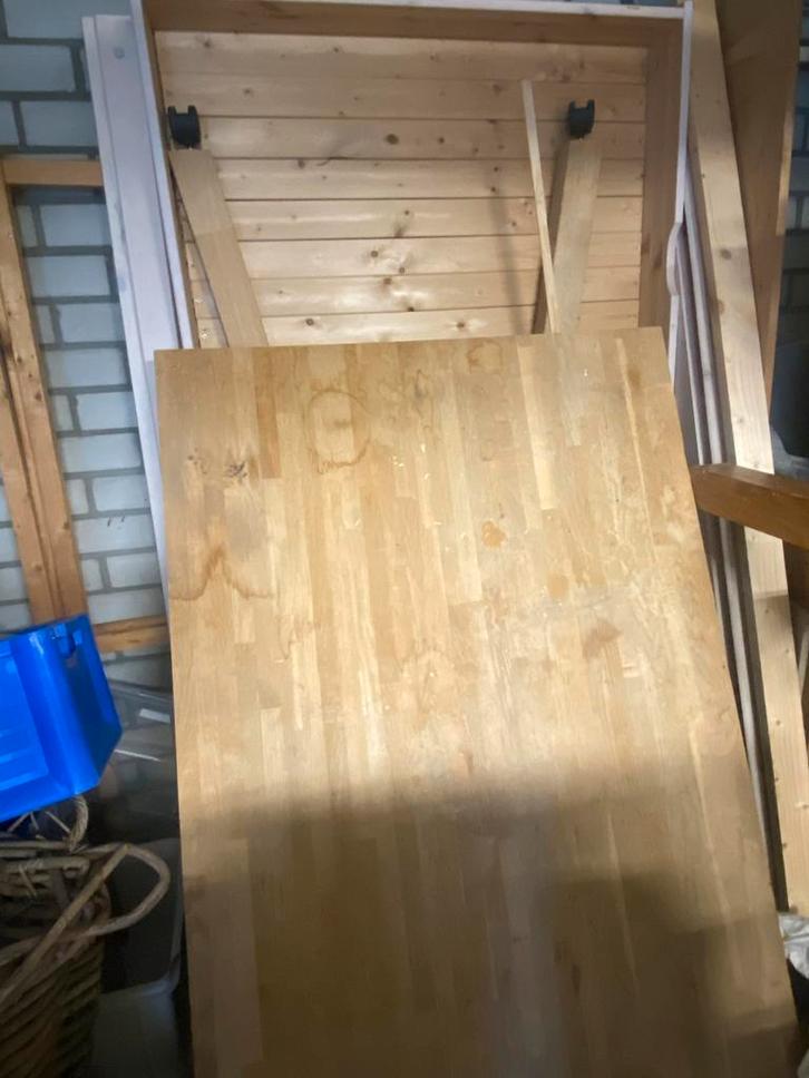 Houten tafel/ bureau op wieltjes, Doe-het-zelf en Verbouw, Hout en Planken, Gebruikt, Plank, Overige houtsoorten, Minder dan 200 cm