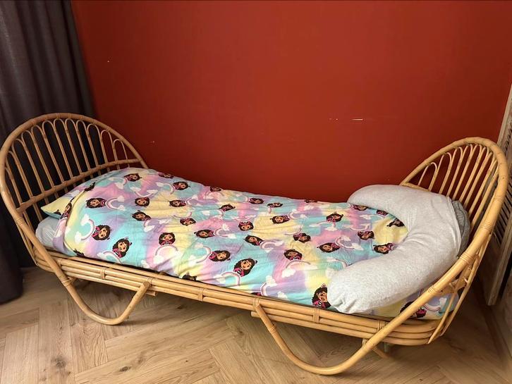 Rotan bed, Kinderen en Baby's, Kinderkamer | Bedden, 180 cm of meer, 85 tot 100 cm, Ophalen