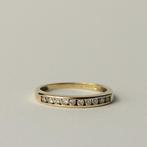 vintage 9 karaat gouden diamant rij band ring, Verzenden, Zo goed als nieuw, 17 tot 18, Dame