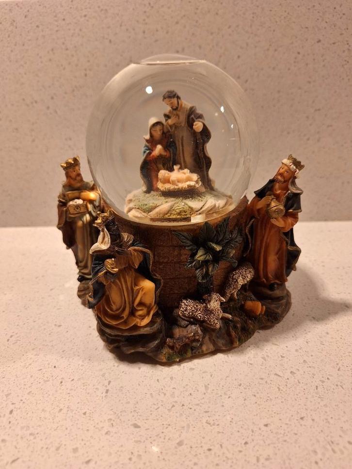 kerst globe/ muziekdoosje, Diversen, Kerst, Zo goed als nieuw, Ophalen of Verzenden