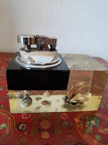 Vintage aansteker 'aquarium' met schelpen en parel beschikbaar voor biedingen