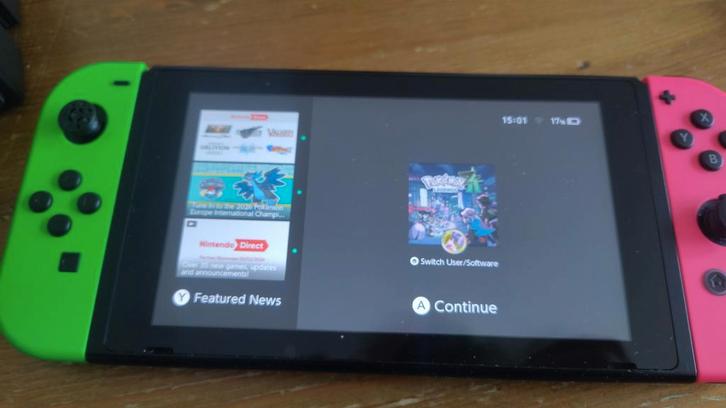 Nintendo Switch (READ DESCRIPTION!), Spelcomputers en Games, Spelcomputers | Nintendo Switch, Gebruikt, Switch 2019 Upgrade, Met 2 controllers