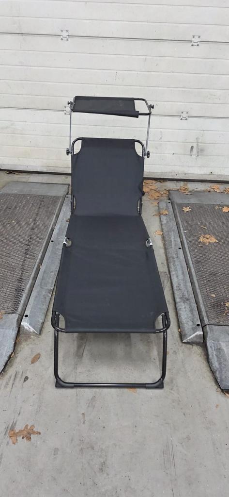 Ligstoel met zonnedak, Tuin en Terras, Ligbedden, Gebruikt, Metaal, Inklapbaar, Verstelbaar, Ophalen of Verzenden