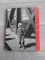 Kinderen in de grote stad, 1958 izgst Oscar van Alphen, Fotografen, Ophalen of Verzenden, Zo goed als nieuw, Oscar van Alphen