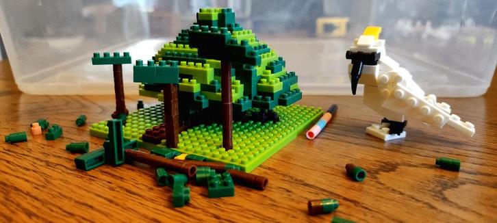 Nano blocks Boom - micro Lego kakatoe, Kinderen en Baby's, Speelgoed | Bouwstenen, Zo goed als nieuw, Overige merken, Ophalen of Verzenden