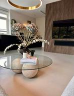 Prachtige massief travertine en glas salontafel, Ophalen, 100 tot 150 cm, Rond, Zo goed als nieuw