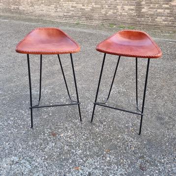 2 Nieuwe Krukjes - 67cm Hoog beschikbaar voor biedingen