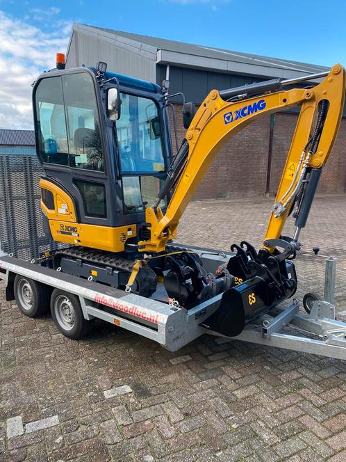 Minigraver met machinist., Diensten en Vakmensen, Tuinmannen en Stratenmakers, Tuin- of Vijveraanleg, Tuinonderhoud of Snoeiwerk