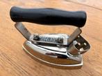 Vintage Chelmo strijkijzer voor onderweg, Witgoed en Apparatuur, Strijkijzers en Strijkplanken, Ophalen of Verzenden, Gebruikt