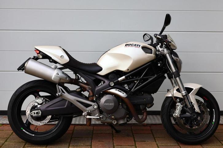 Ducati DUCATI MONSTER 696 M696 PLUS (bj 2009), Motoren, Motoren | Ducati, Particulier, Naked bike, meer dan 35 kW