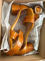 Unisa Sandalen cognac slangenleer mt 38 nieuw in doos, Overige kleuren, Nieuw, Sandalen of Muiltjes, Ophalen of Verzenden