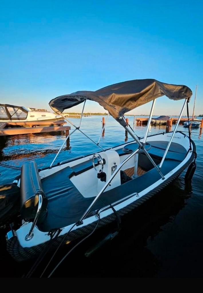 Sloep Elegance 430 met Tohatsu 10pk biminitop en trailer, Watersport en Boten, Sloepen, Zo goed als nieuw, Tot 10 pk, 3 tot 6 meter