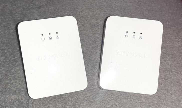 2x netgear powerline av 200 adapter, Computers en Software, Powerlines, Zo goed als nieuw, Ophalen of Verzenden