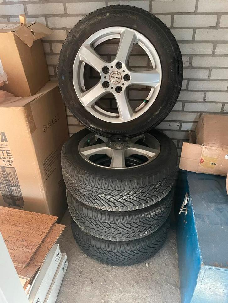 Winterbanden Continental met Velgen - Toyota Auris, Auto-onderdelen, Banden en Velgen, Banden en Velgen, Winterbanden, 16 inch