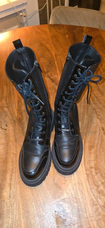 Nikkie boots beschikbaar voor biedingen