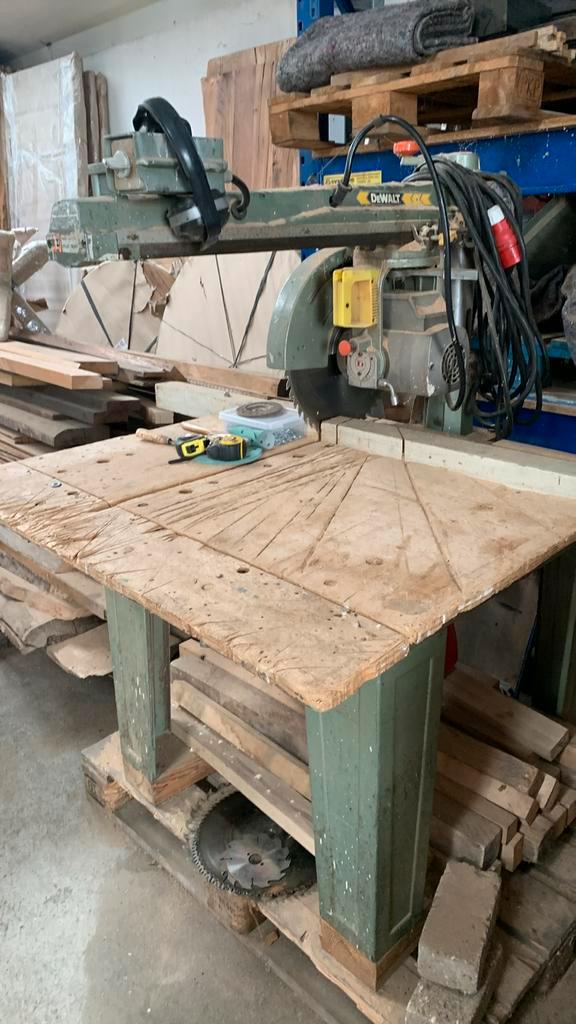 Grote de walt radiaalzaag 380 volt, Doe-het-zelf en Verbouw, Gereedschap | Zaagmachines, Gebruikt, Afkortzaag, 1200 watt of meer