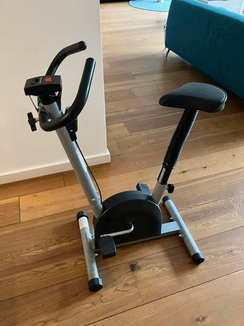 Eenvoudige hometrainer (in Zwolle), Sport en Fitness, Fitnessapparatuur, Gebruikt, Hometrainer, Metaal, Ophalen of Verzenden