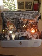 Oude antieke emaile broodtrommel met kerstdorp miniatuur, Ophalen, Zo goed als nieuw