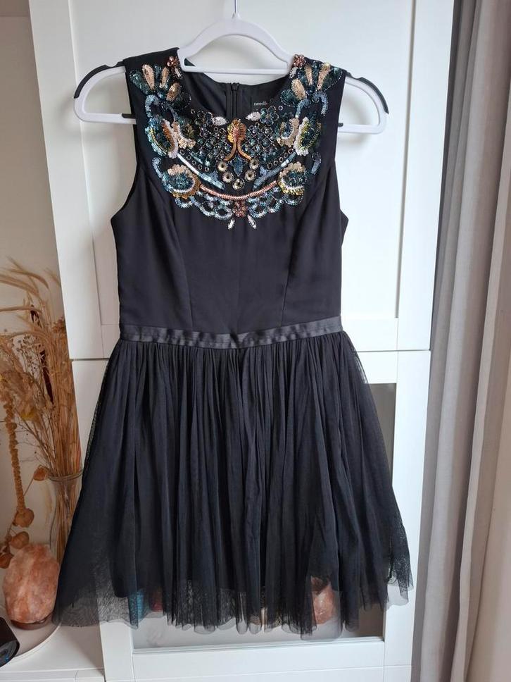 Nieuwe jurk Needle & Thread maat 34-36, Kleding | Dames, Gelegenheidskleding, Nieuw, Galajurk, Maat 36 (S), Zwart, Ophalen of Verzenden