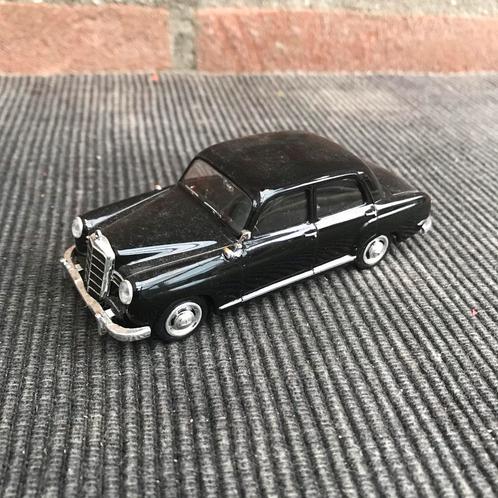 1:43 MERCEDES 180 ‘PONTON’ …….. 7,50, Hobby en Vrije tijd, Modelauto's | 1:43, Zo goed als nieuw, Auto, Overige merken, Ophalen of Verzenden