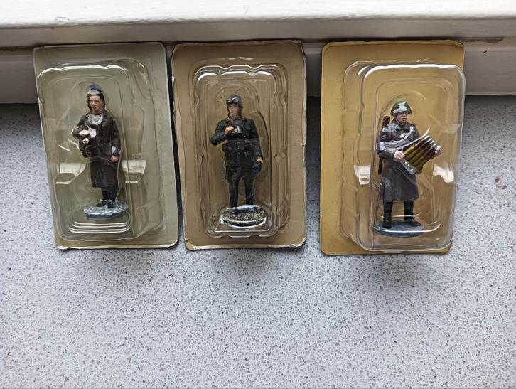 tin poppetjes met Russische tekst op onderkant voet, 3 stuks, Verzamelen, Militaria | Tweede Wereldoorlog, Landmacht, Overige gebieden