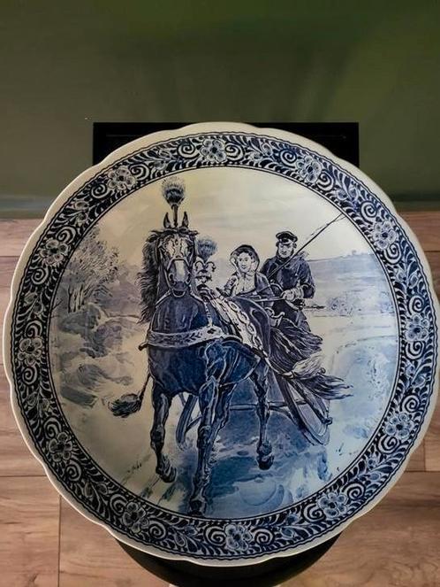 Royal Sphinx Delfts Wandbord – ca. 39 cm – Paardenslee, Antiek en Kunst, Antiek | Wandborden en Tegels, Ophalen of Verzenden