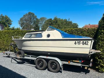 Inter 560 kajuit boot. Zonder motor en zonder trailer !!!! beschikbaar voor biedingen