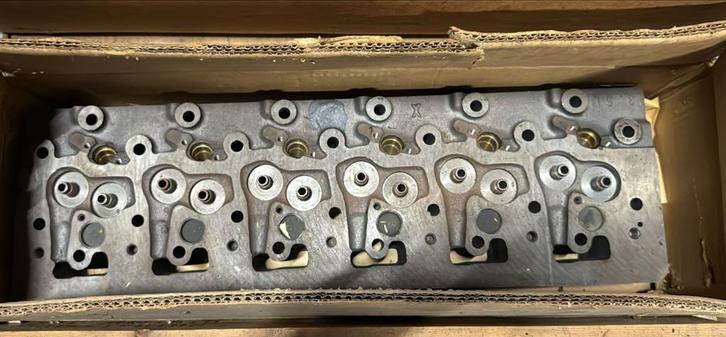 Nieuwe Cilinderkop DT358 - Uniek! Case/international, Zakelijke goederen, Agrarisch | Tractoren, tot 2500, Case IH, tot 80 Pk