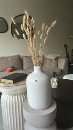 Creme hoge vaas met deco takken, Ophalen of Verzenden, Zo goed als nieuw, Overige kleuren, Minder dan 50 cm