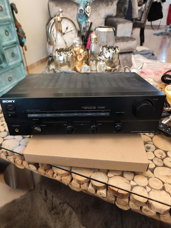 Vintage Sony F319R Stereo Versterker, Audio, Tv en Foto, Versterkers en Receivers, Gebruikt, Stereo, Minder dan 60 watt, Sony