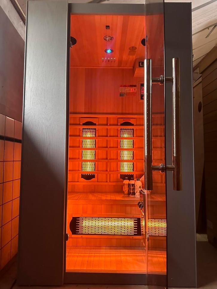 COMBI SAUNA INFRAROOD MET OPGIETKACHEL GRATIS BEZORGD! 🚚, Sport en Fitness, Sauna, Zo goed als nieuw, Complete sauna, Fins of Traditioneel