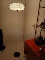 Vintage vloerlamp met kunstof kap en daarover stof, Ophalen of Verzenden, Gebruikt, Stof, 150 tot 200 cm
