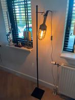 Stoere staande schemerlamp (industrieel), Ophalen, Zo goed als nieuw, Glas, 150 tot 200 cm