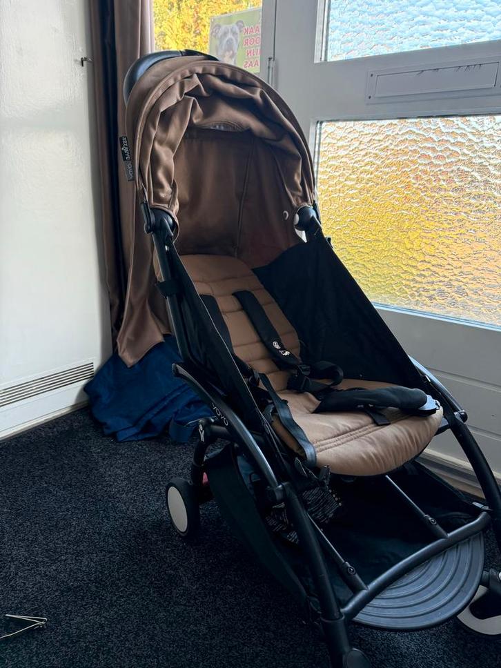 Babyzen Yoyo Toffee - Compacte buggy, Kinderen en Baby's, Buggy's, Zo goed als nieuw, Overige merken, Regenhoes, Verstelbare rugleuning