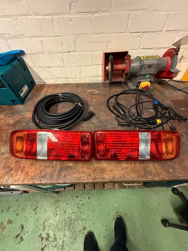 Hella Achterlichten voor Trailer/Aanhanger + 15,5m Kabel, Ophalen of Verzenden, Universele onderdelen