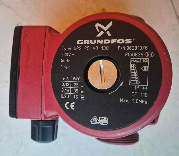 nieuwe Grundfos circulatiepomp UPS 25-40 130, Doe-het-zelf en Verbouw, Verwarming en Radiatoren, Nieuw, Overige typen, Minder dan 200 watt