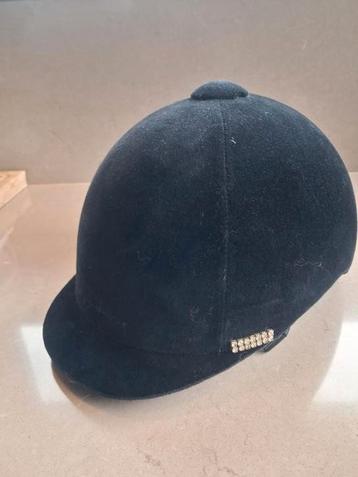 Cap zwart velours met strassteentjes  beschikbaar voor biedingen