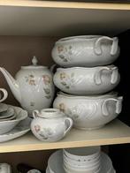Servies met rozenopdruk, Ophalen, Zo goed als nieuw, Overige stijlen, Compleet servies