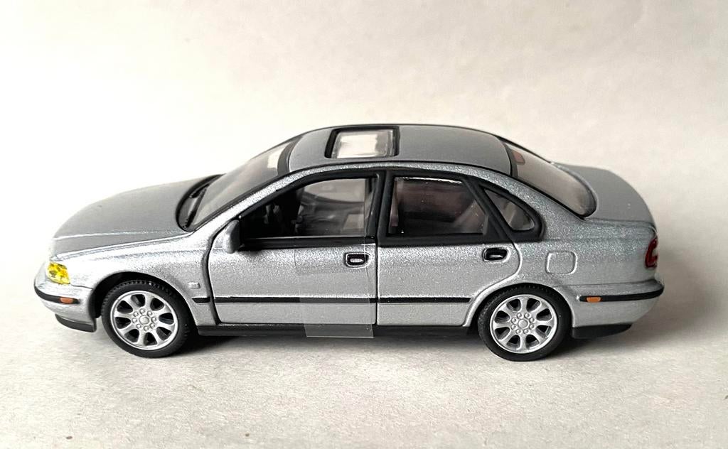 Volvo S40 schaal 1;43, Hobby en Vrije tijd, Modelauto's | 1:43, Ophalen of Verzenden, Zo goed als nieuw, Auto, Overige merken